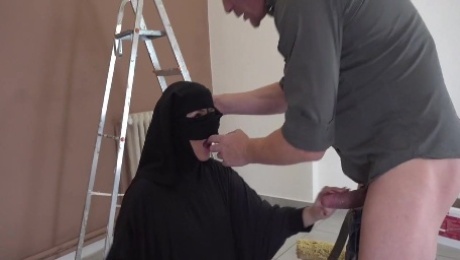 Muslim girl shags with lazy painter