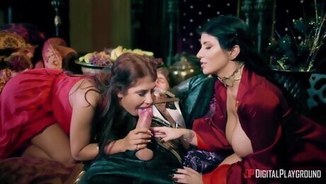 3some in GoT parody with Ayda and Romi