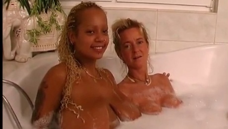 diana kaisers & ebony lesbian